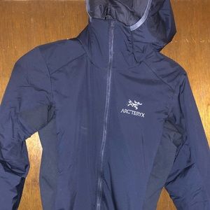 Arc’teryx atom lt hooded jacket